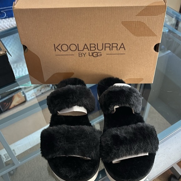 uggs - Picture 2 of 3